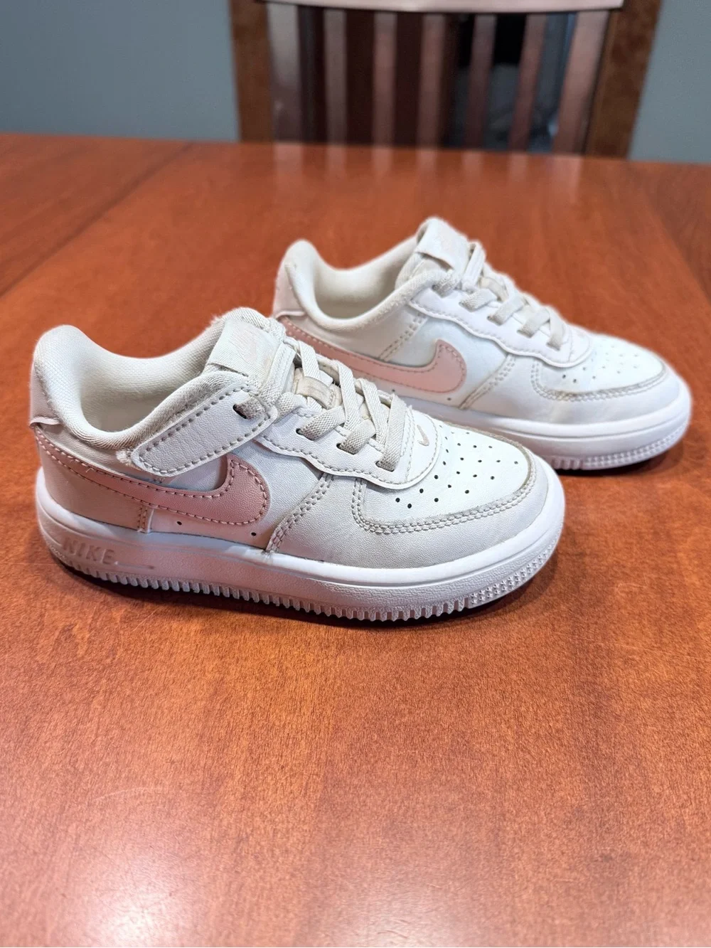 Force 1 Low EasyOn Sneakers Sz10